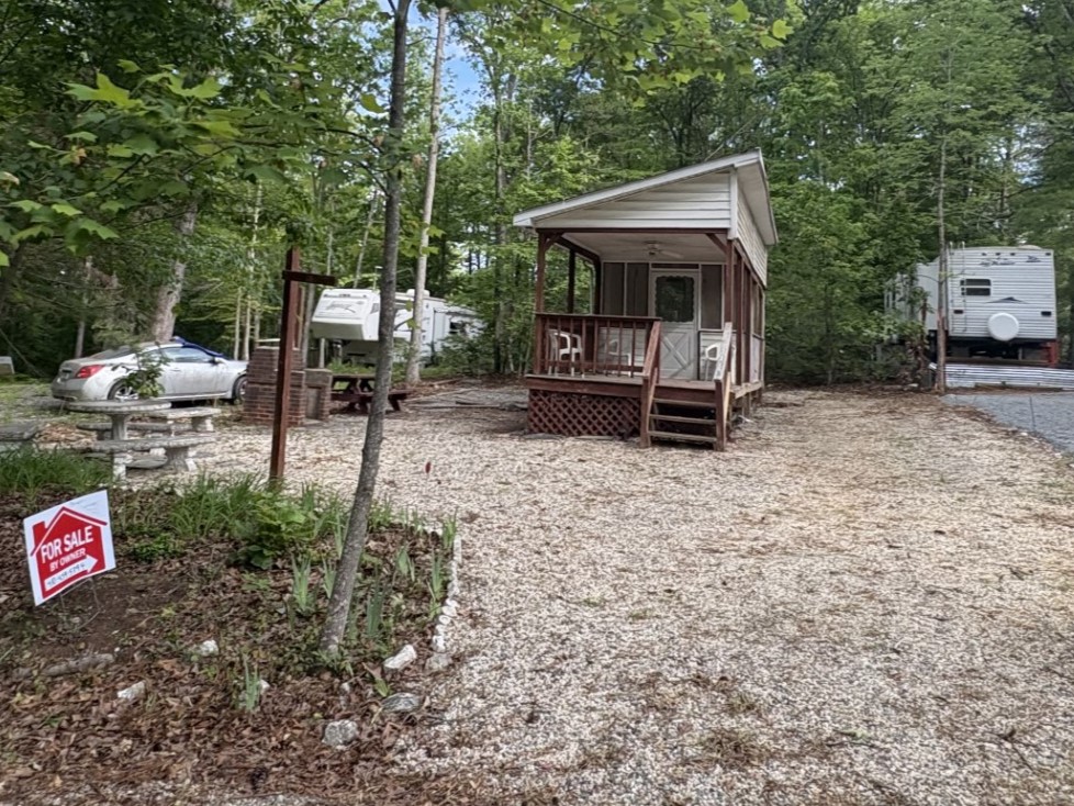 Lot 6
